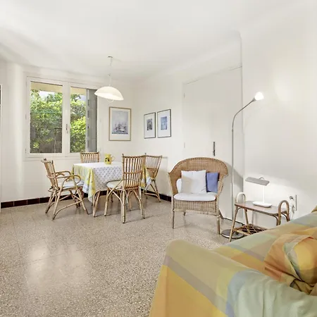 Dorene Apartment *
