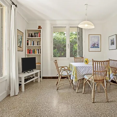 Dorene Apartment *